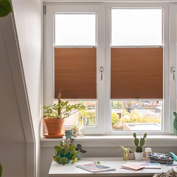 Duette Shades Luxaflex bij Aldura Zonwering_0003__C_L7580.2e16d0ba.fill-1680x672.format-jpeg